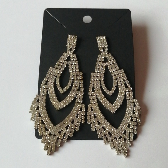 Jewelry - Luxe Rhinestone Chandelier Long Drop Silvertone Earrings